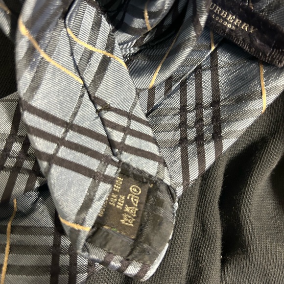 Burberry tie ✨ - Picture 11 of 13